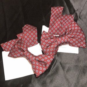 Bow ties sets.